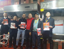 四川優(yōu)佰特廚房設備公司廣州25屆廚房設備展獲得圓滿成功，第九代廚房油煙凈化一體機現場獲得不少訂單!