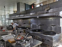 自貢廚房設備廠告訴什么材質(zhì)可以代替瓷磚